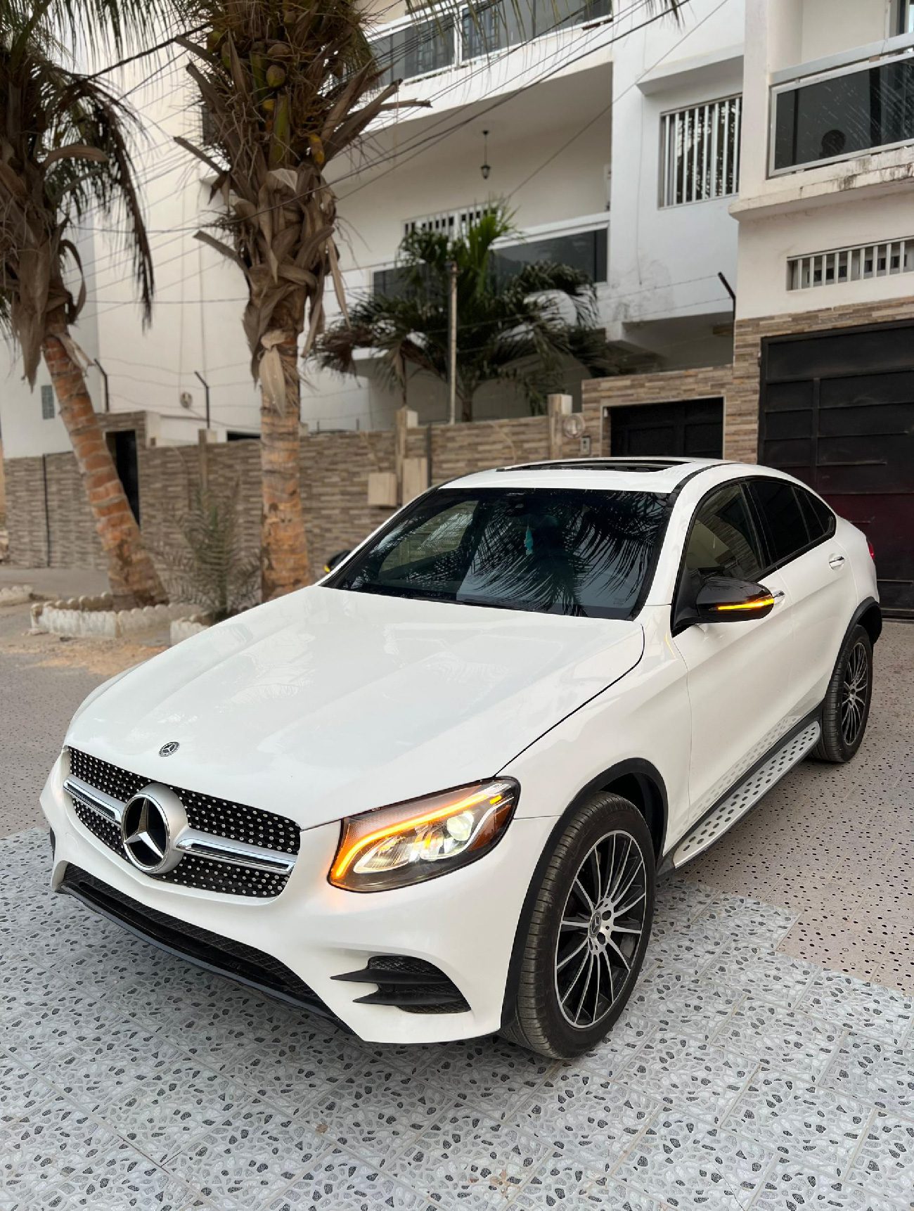 MERCEDES GLC 300 – Image 2