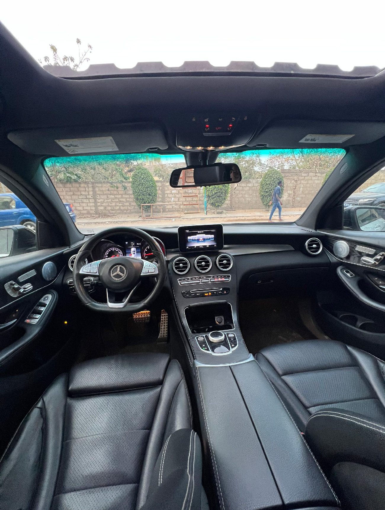 MERCEDES GLC 300 – Image 4