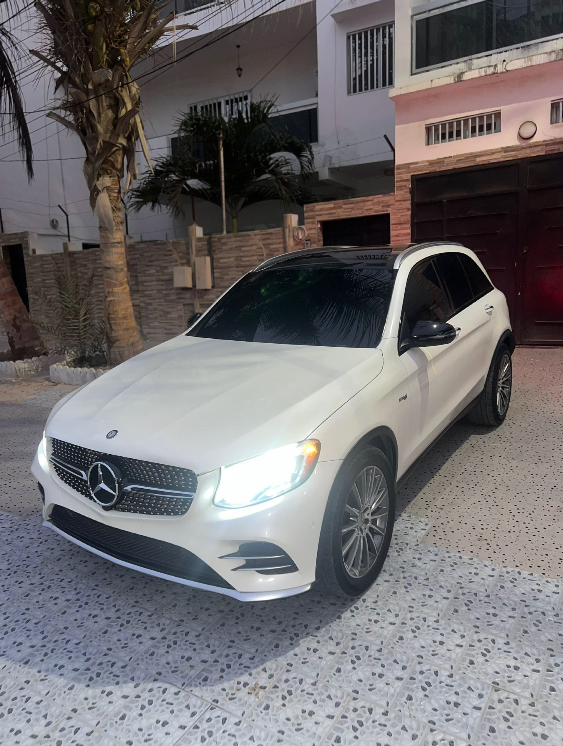 MERCEDES GLC43 AMG – Image 2