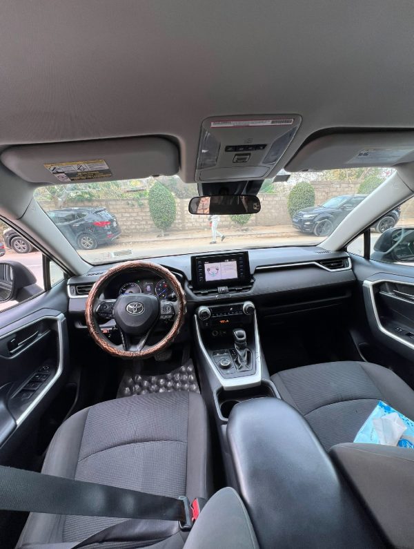 TOYOTA RAV 4 – Image 4