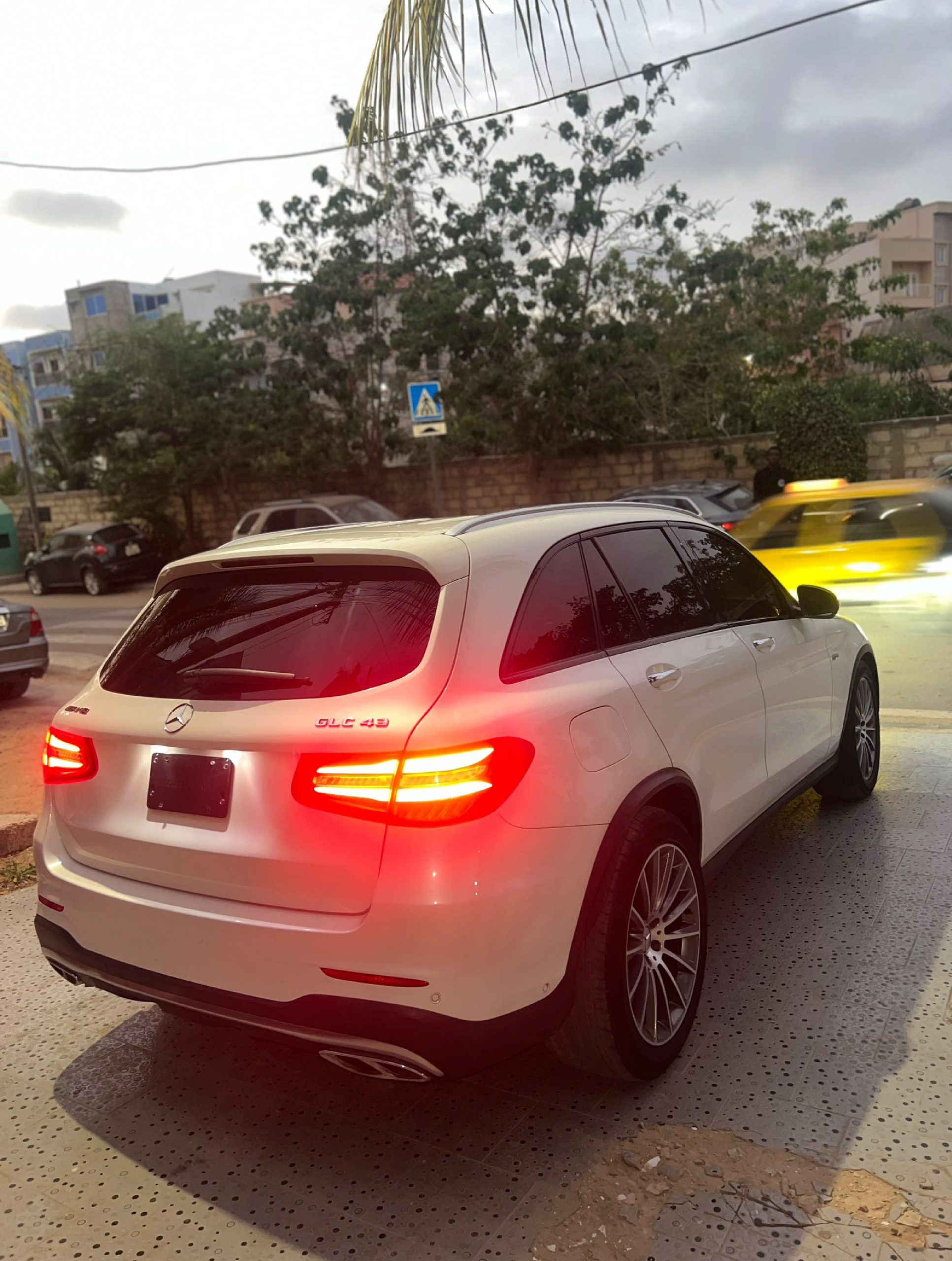 MERCEDES GLC43 AMG – Image 8