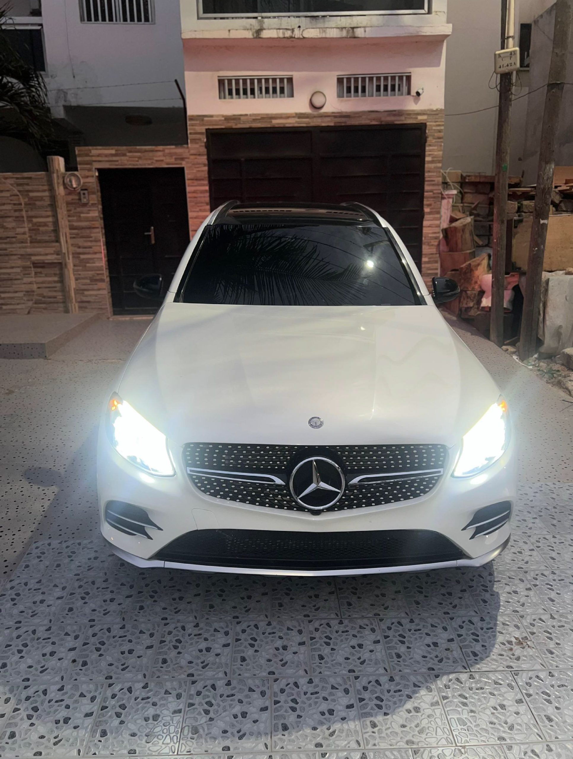 MERCEDES GLC43 AMG